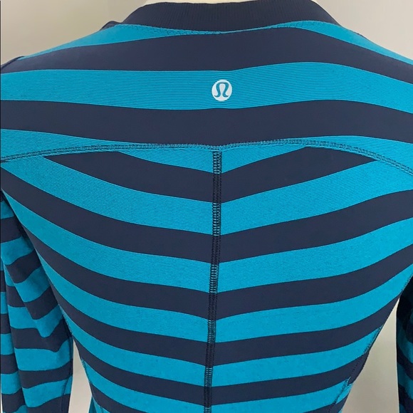 🍋lululemon Base Runner Long Sleeve- Like New - Picture 9 of 11